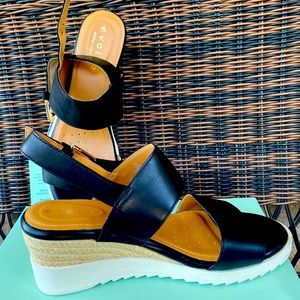 Women’s Easy Spirit Evolve Zen Sandals 7.5 NIB